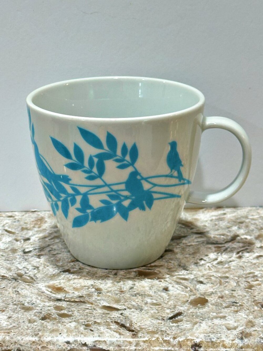 Bed Bath and Beyond Coffee Mug Cup White with Blue Birds and Leaves 12 Ounce